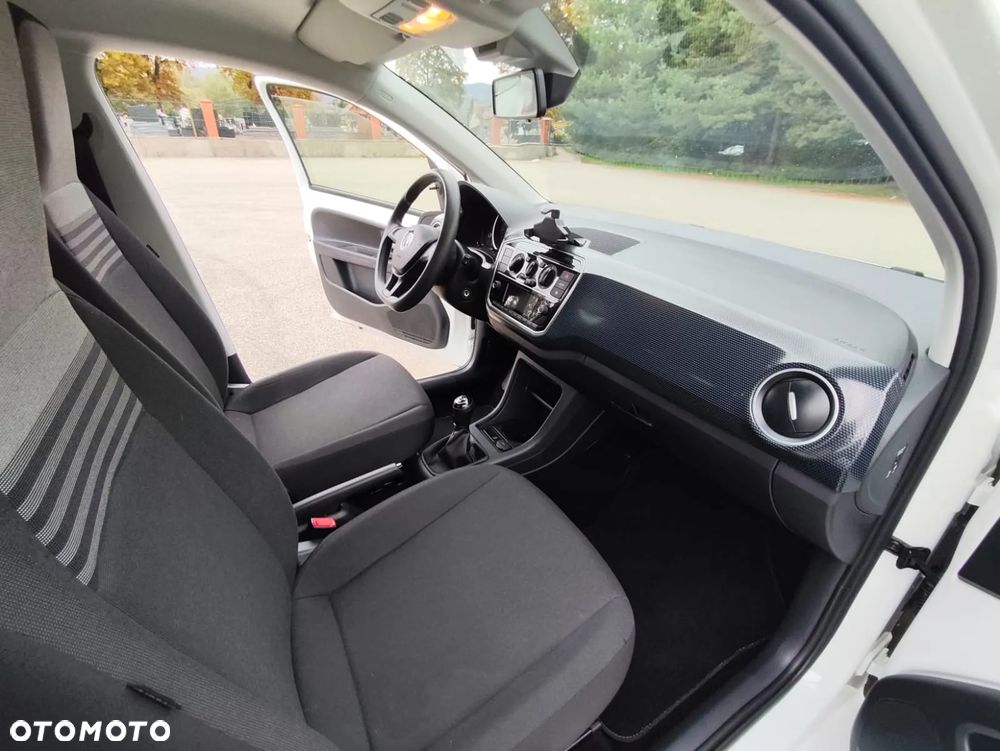 Volkswagen up! 1.0 Beats - 21