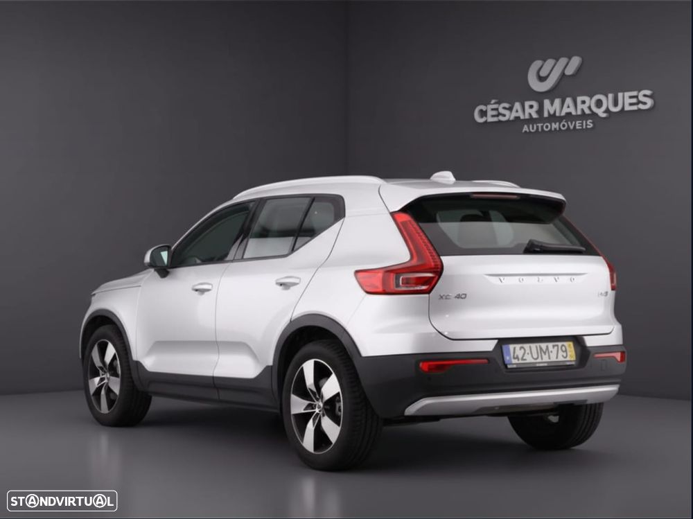 Volvo XC 40 2.0 D4 Momentum Plus AWD - 4