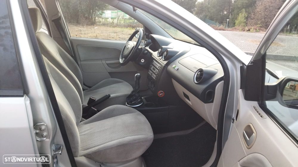 Ford Fiesta - 7