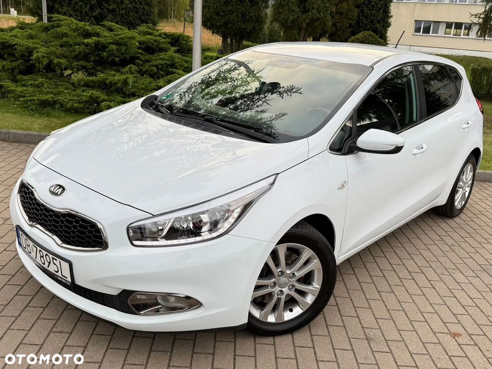 Kia Ceed 1.4 CVVT Fifa World Cup Edition - 2