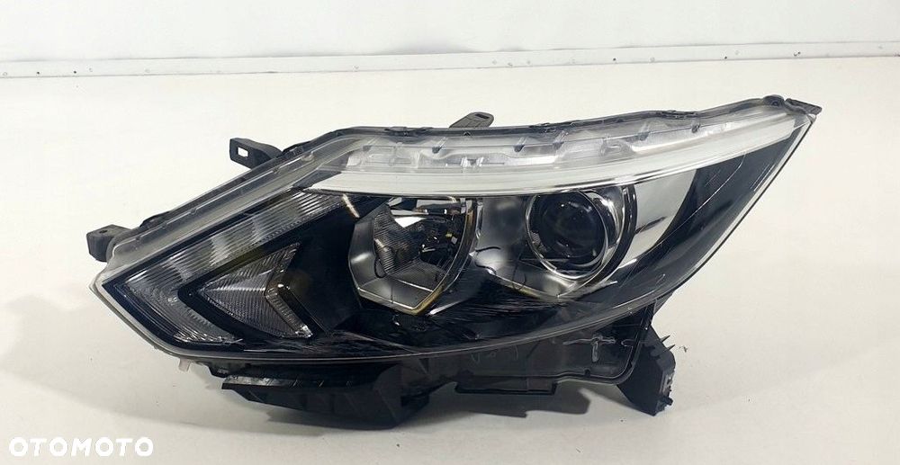 Nissan Qashqai Reflektor Lewy KOITO 100-18013 - 1