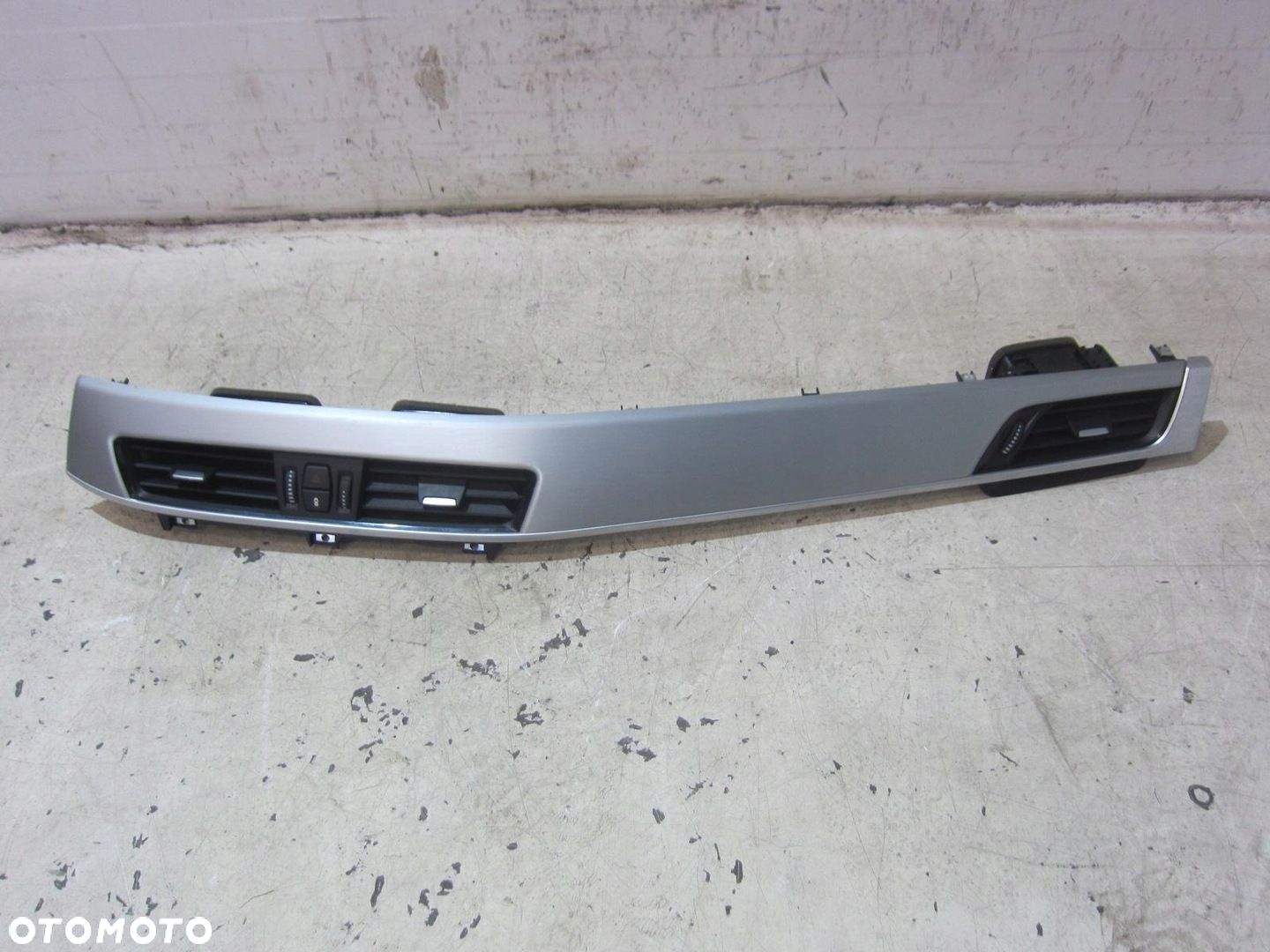 BMW X1 F48 KRATKA NAWIEWU LISTWA DESKI DEKOR SREBRNY 9347741 51459347741 - 1