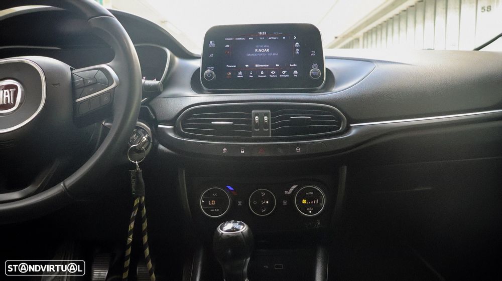 Fiat Tipo Station Wagon 1.3 M-Jet Lounge Tech - 28