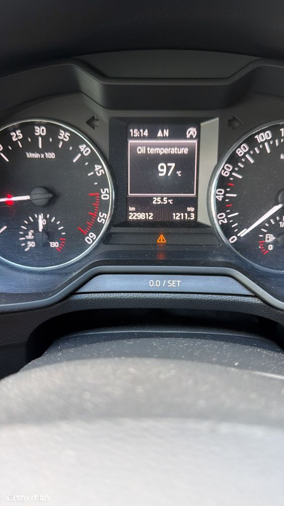 Skoda Octavia 2.0 TDI STYLE DSG - 12