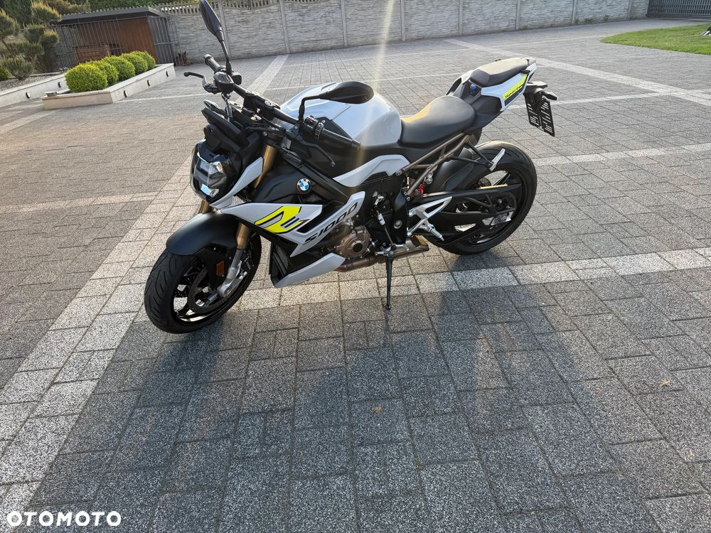BMW S - 5