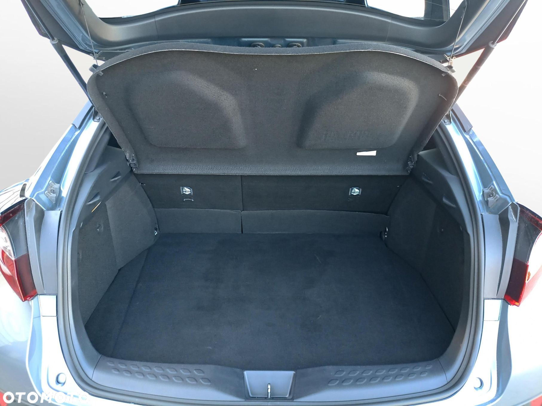 Toyota C-HR - 11