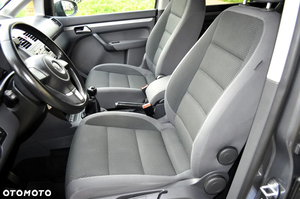 Volkswagen Touran - 20