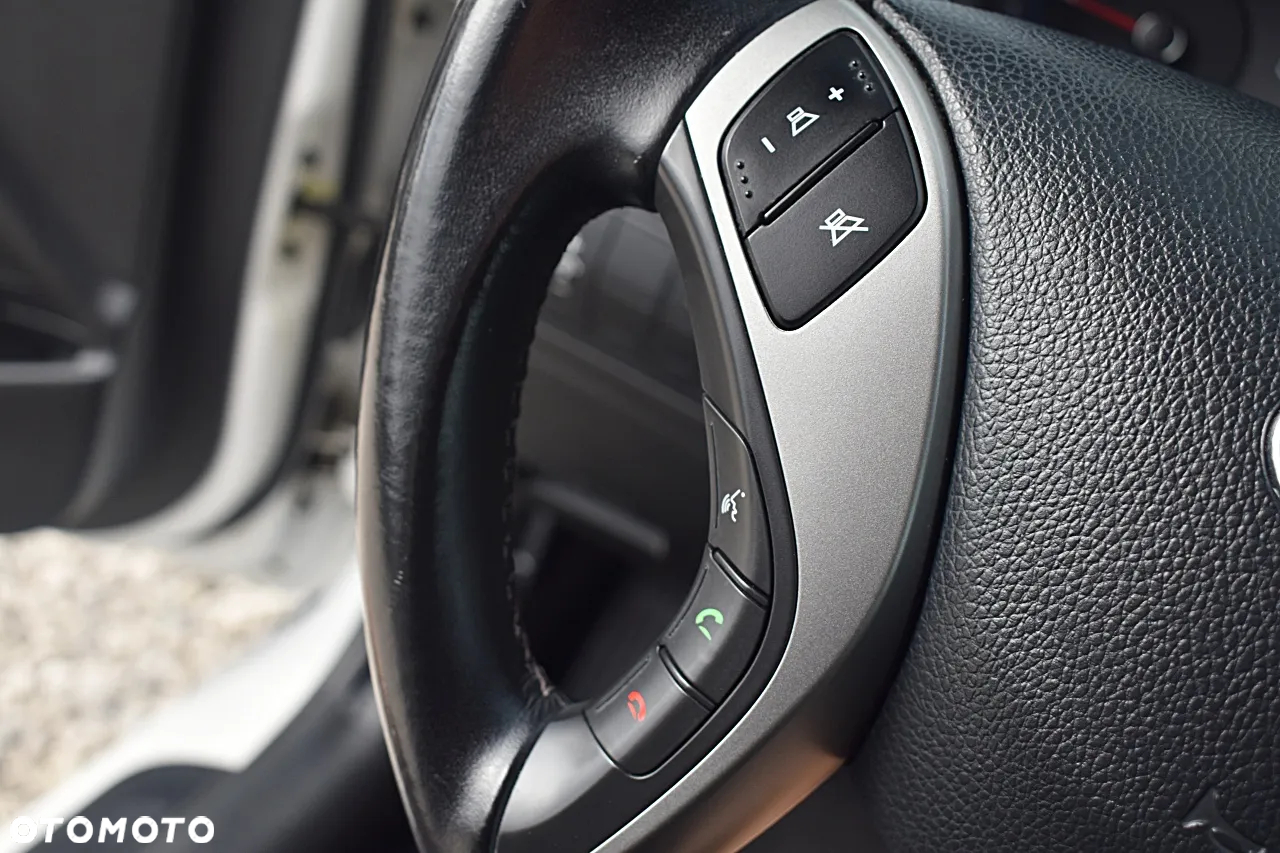 Hyundai i30 1.6 D Premium - 28
