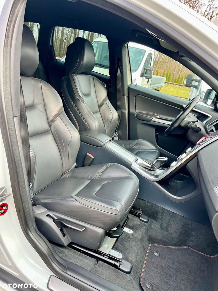 Volvo XC 60 D4 Drive-E Ocean Race - 19