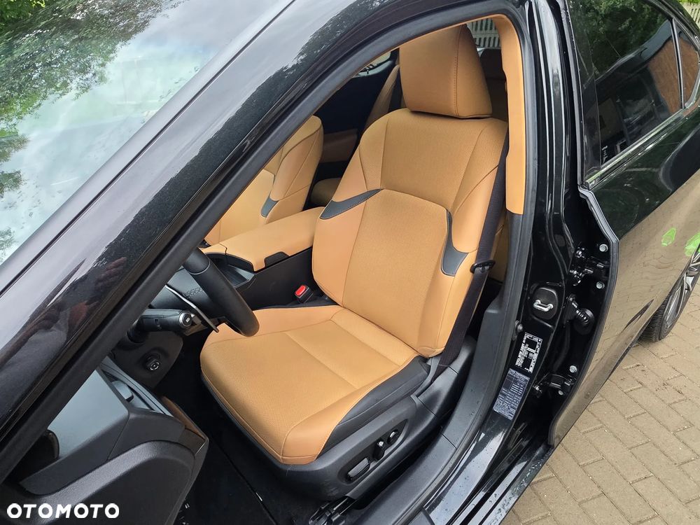 Lexus ES 300h Business Edition - 17
