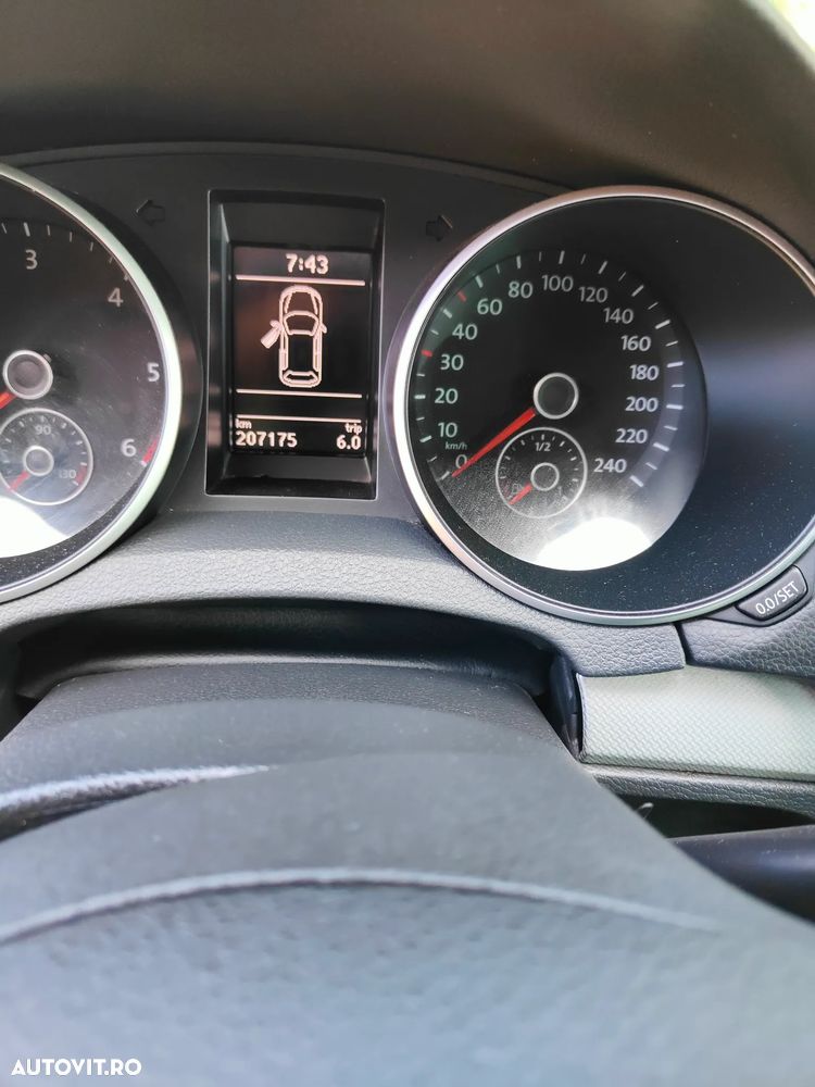 Volkswagen Golf 1.6 TDI DPF DSG BlueMotion Technology Highline - 14