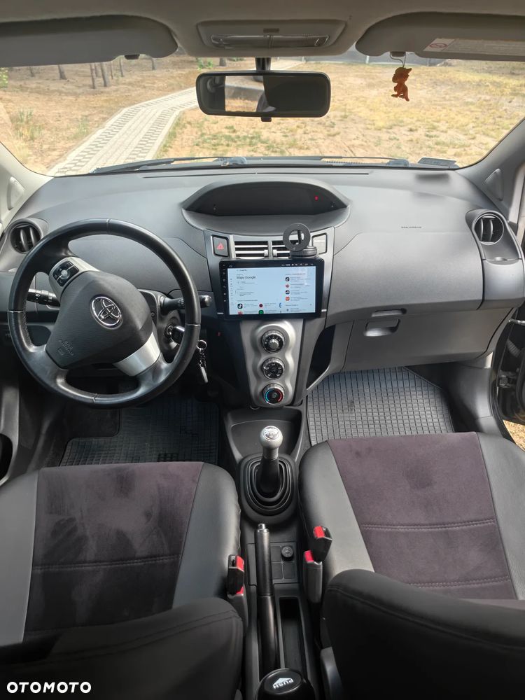Toyota Yaris 1.3 Sol - 29