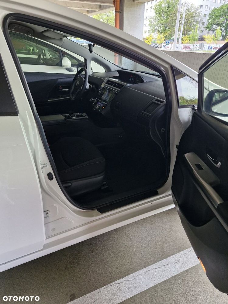 Toyota Prius+ (Hybrid) - 18