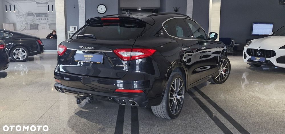 Maserati Levante S - 11