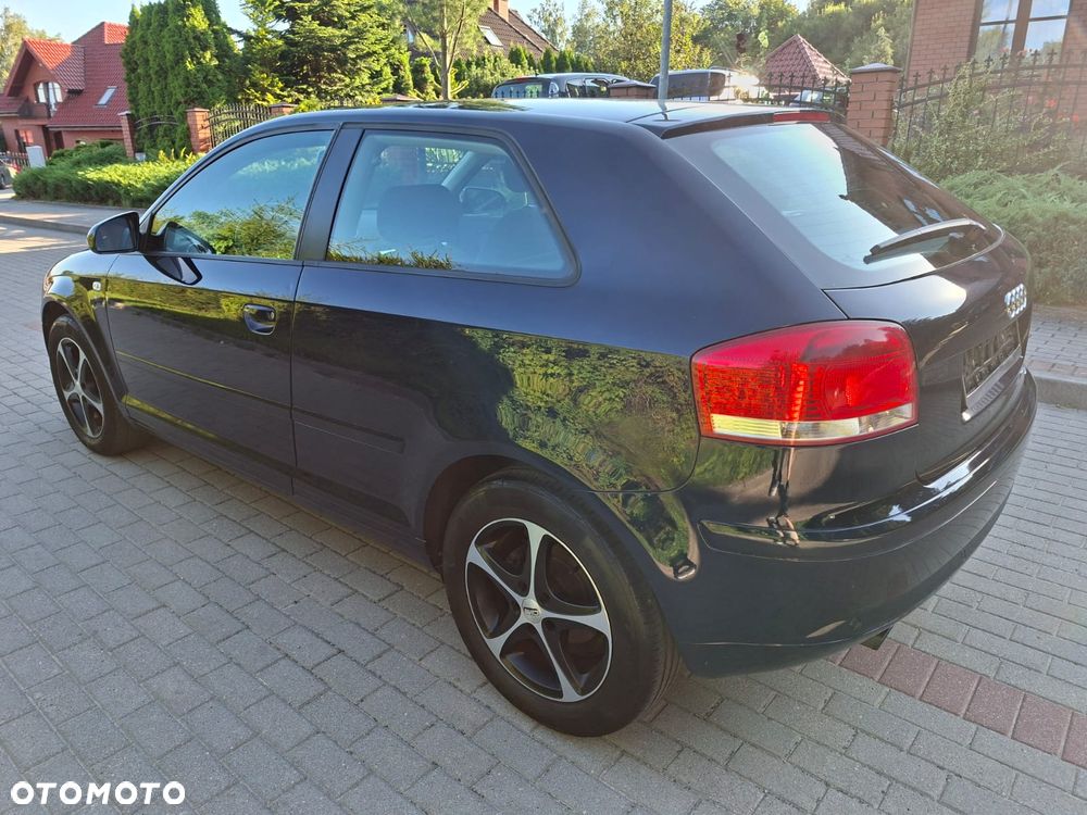 Audi A3 3-drzwiowe 1.6 Attraction - 4
