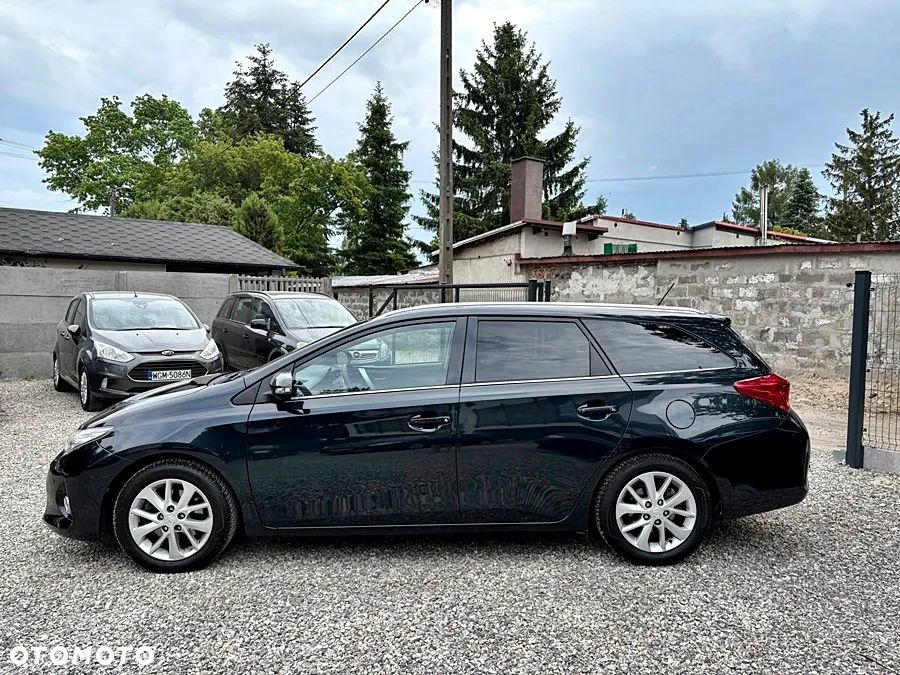 Toyota Auris 2.0 D-4D Executive - 3