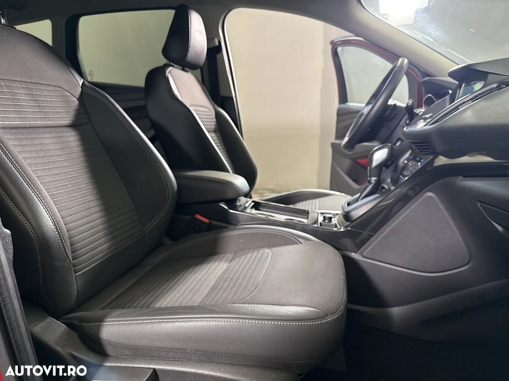 Ford Kuga - 12