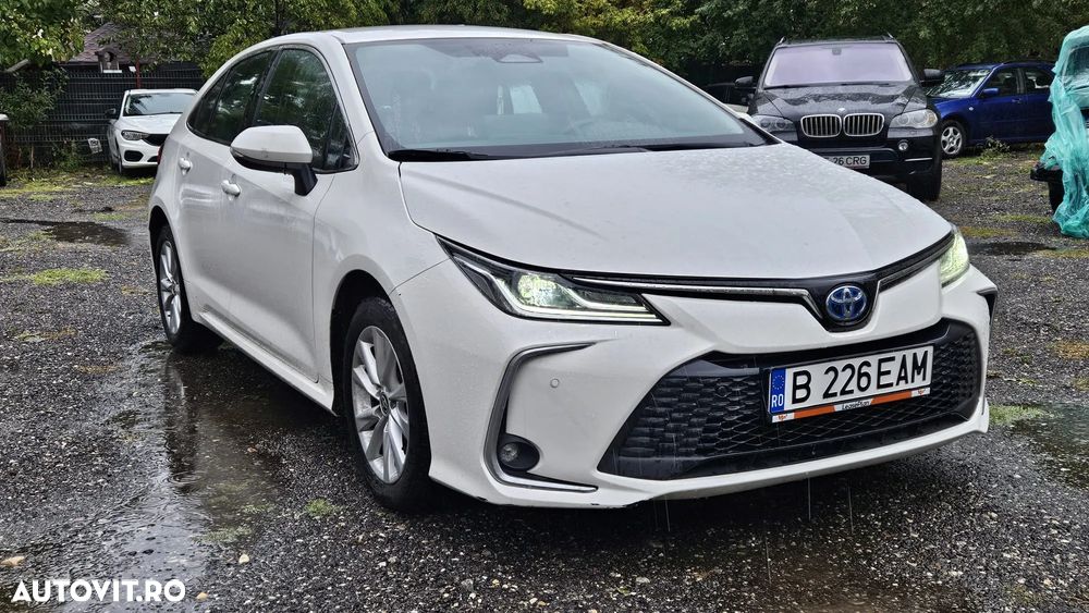 Toyota Corolla Sedan 1.8 HSD Business - 8