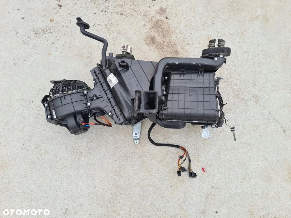 VW T5 MULTIVAN tapicerka drzwi przesuwnych LEWA 7H5867027 - 4