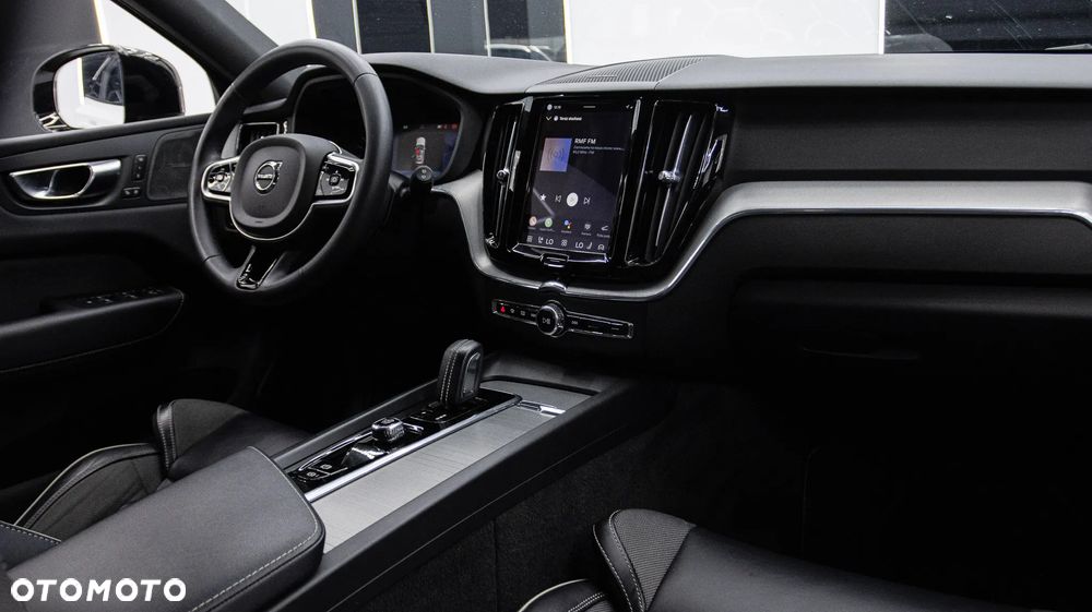 Volvo XC 60 B4 B R-Design - 18
