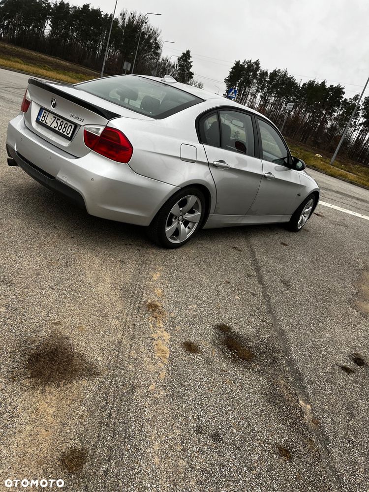BMW Seria 3 320i - 7
