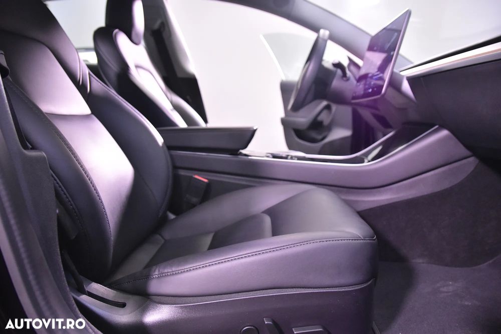 Tesla Model 3 Long Range - 11