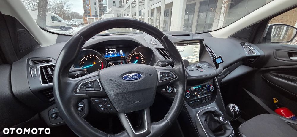 Ford Kuga 1.5 EcoBoost 2x4 Titanium - 13