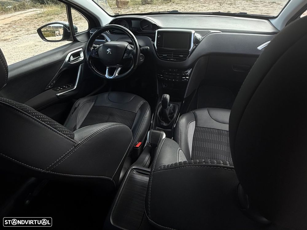 Peugeot 2008 1.2 PureTech Allure - 14