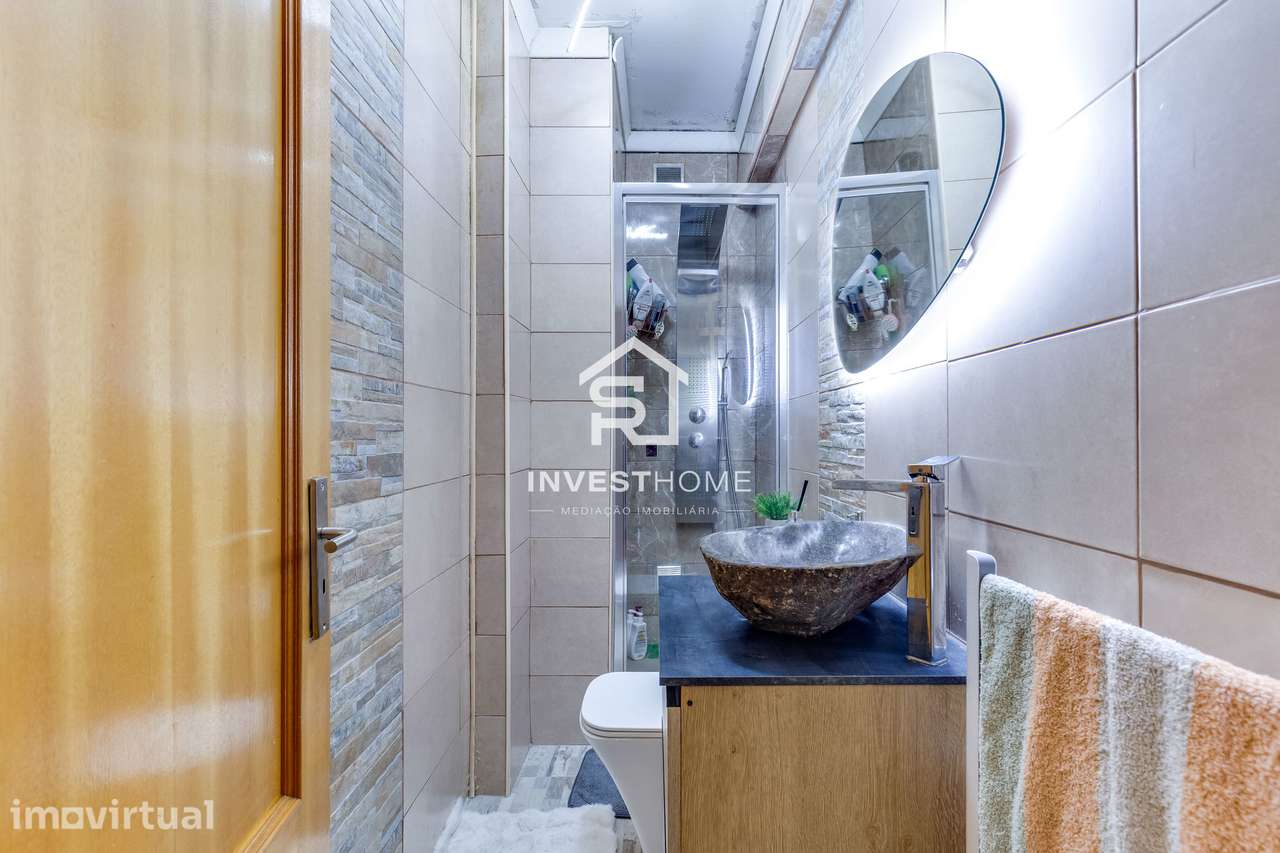 Apartamento T1 | Renovado | Boas Áreas | Varanda | Lugar de Garagem - Grande imagem: 5/11