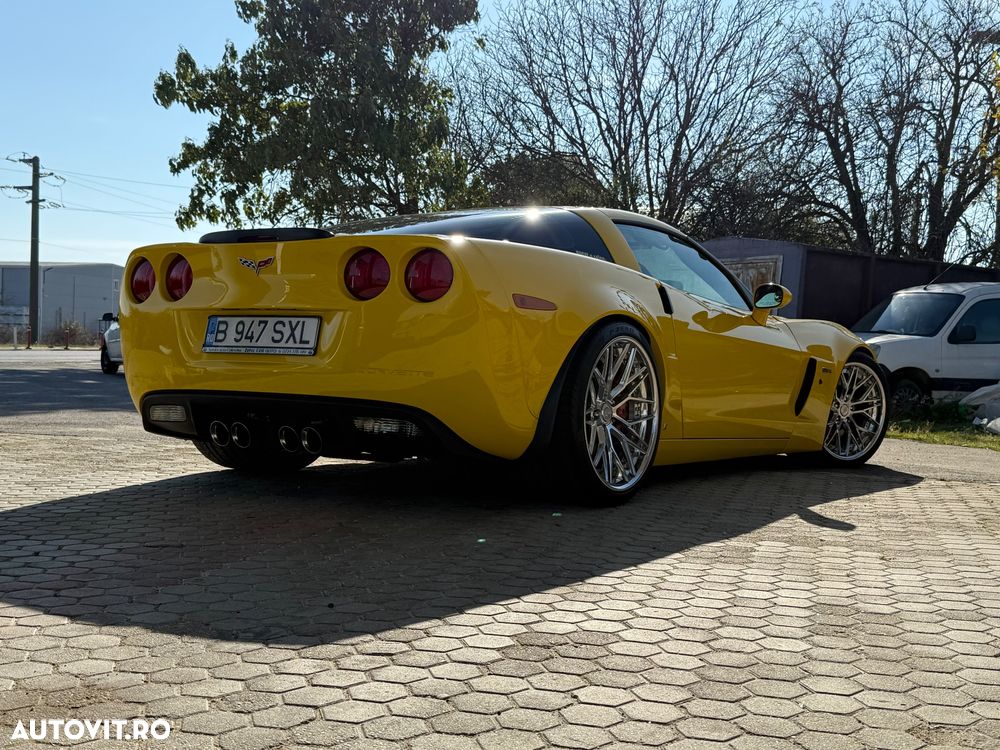 Chevrolet Corvette - 14