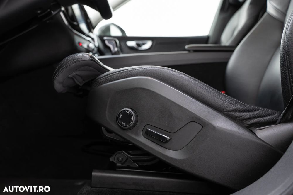 VOLVO XC60 2019 — imagine 17