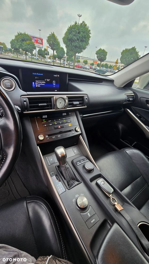 Lexus IS 200t / 300 Elegance - 12