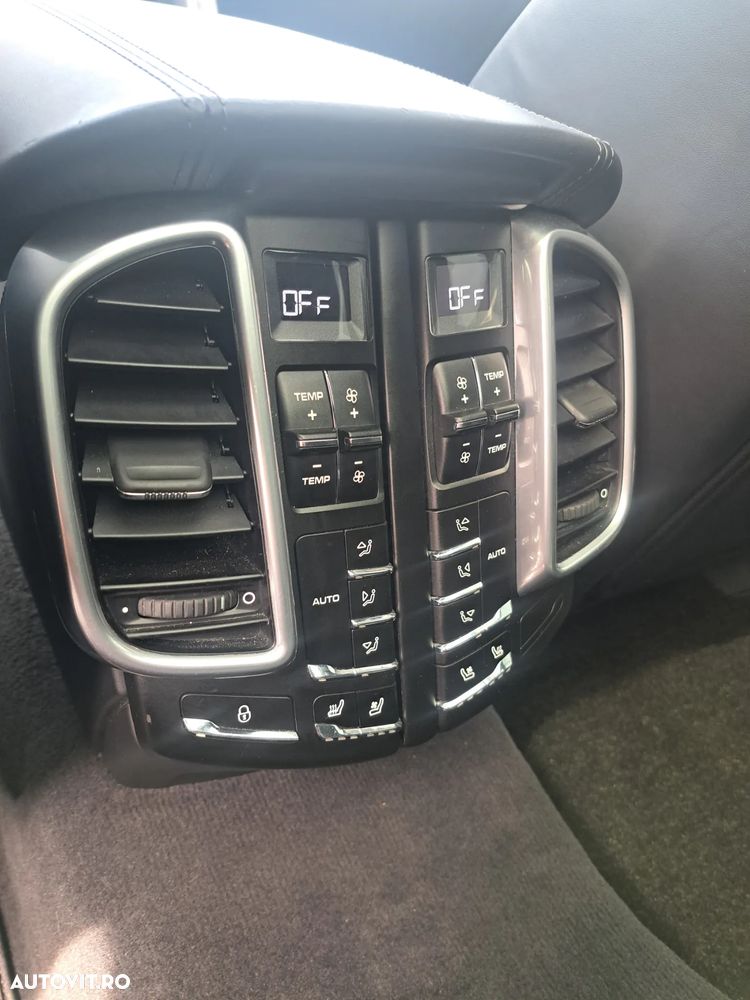 Porsche Cayenne Turbo S Tiptronic S - 10