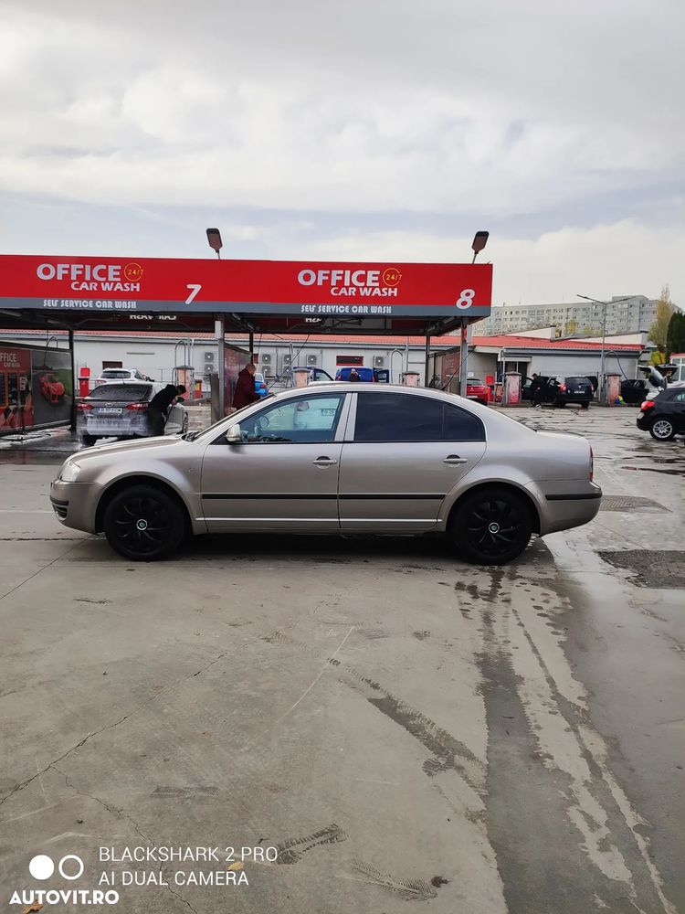 Skoda Superb 1,9 TDI Exclusive - 3