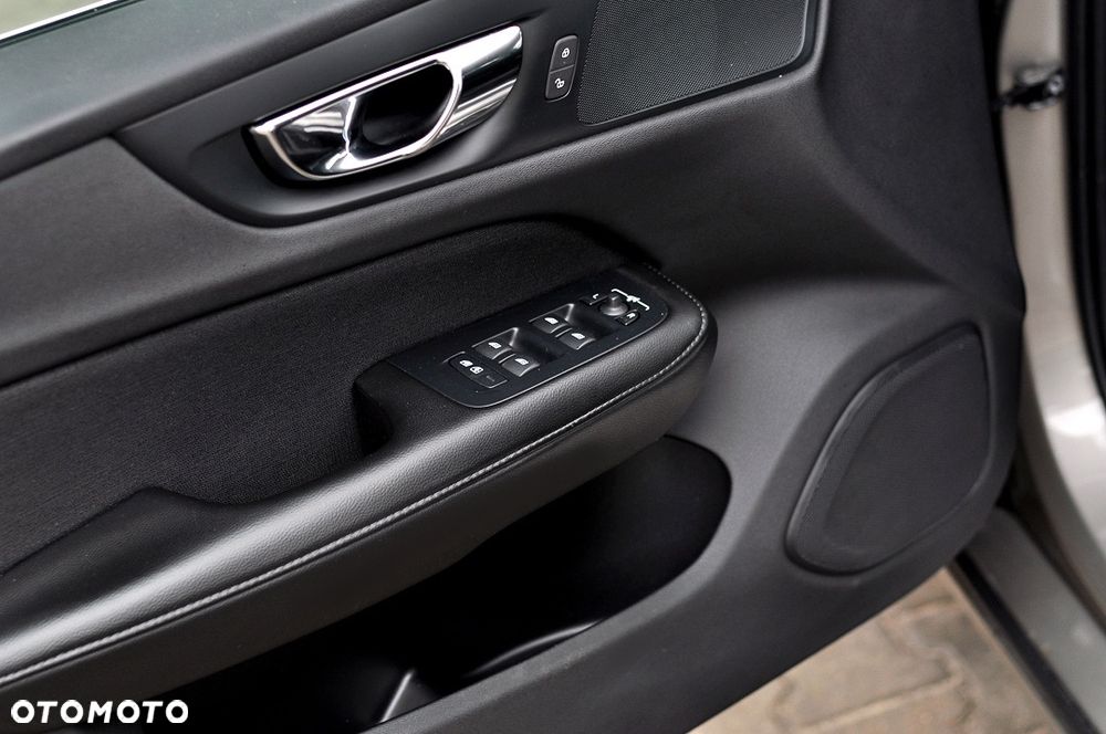 Volvo V60 D4 Geartronic Momentum - 8