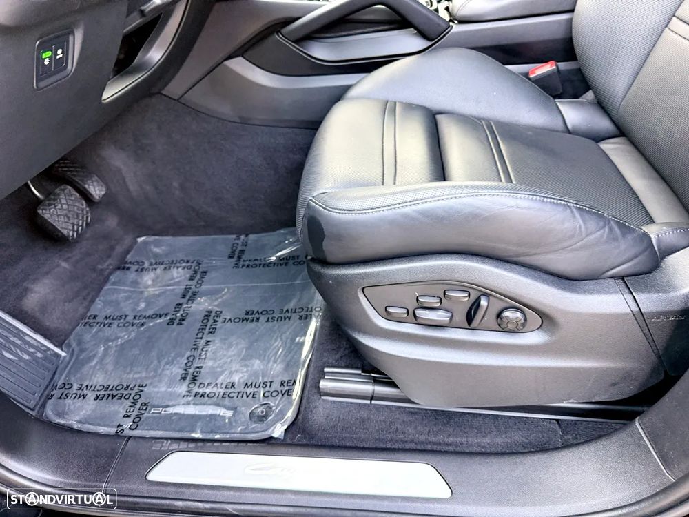 Porsche Cayenne Coupé E-Hybrid - 24