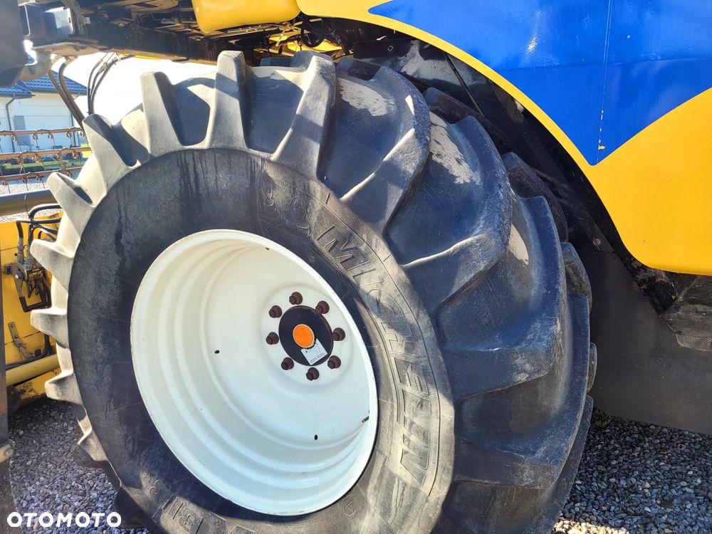 New Holland CSX 7070 Stół do rzepaku - 24