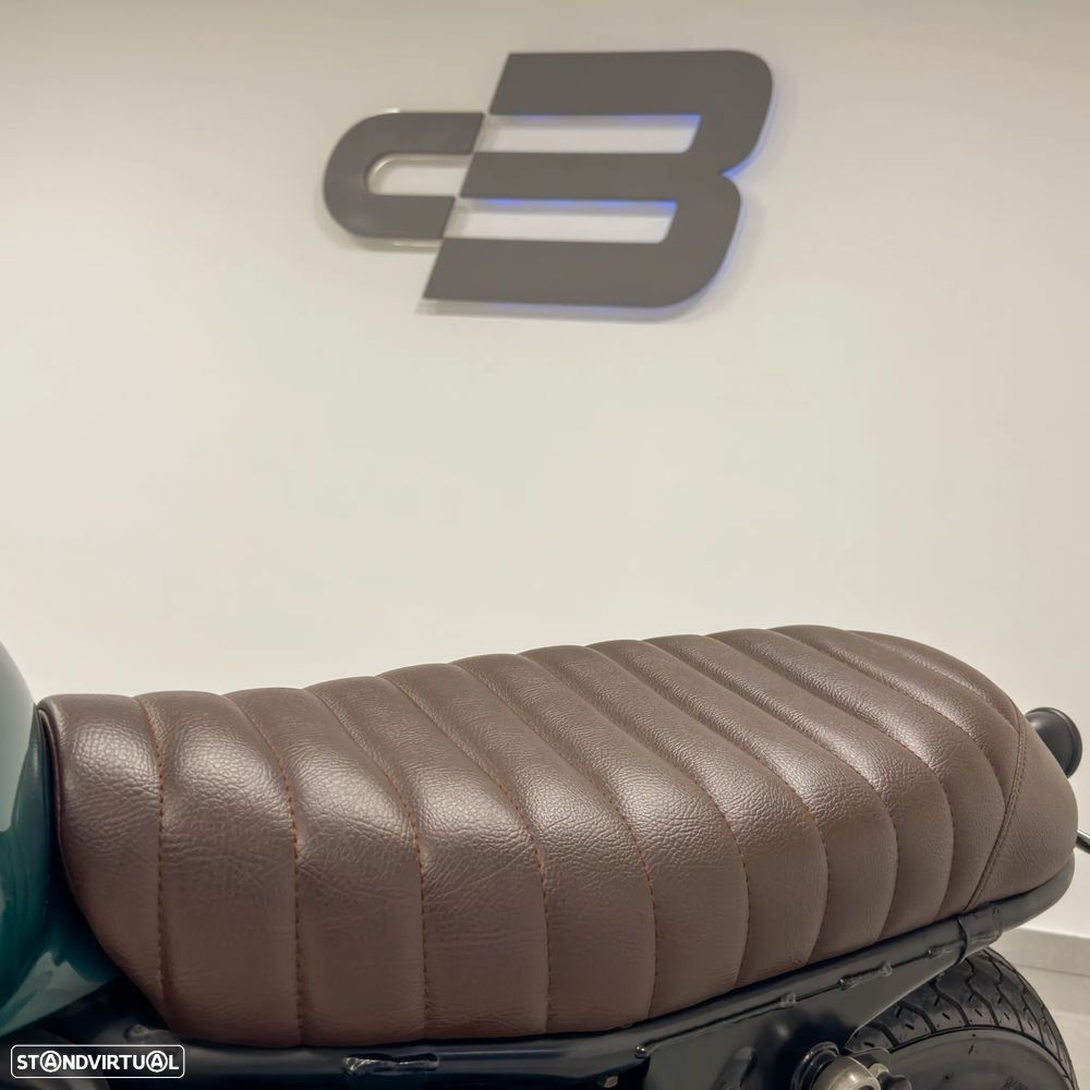 Triumph Bonneville - 11