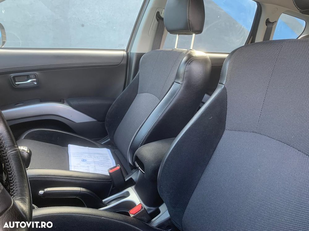 Mitsubishi Outlander 2.2 DI-D 4WD Intense - 3