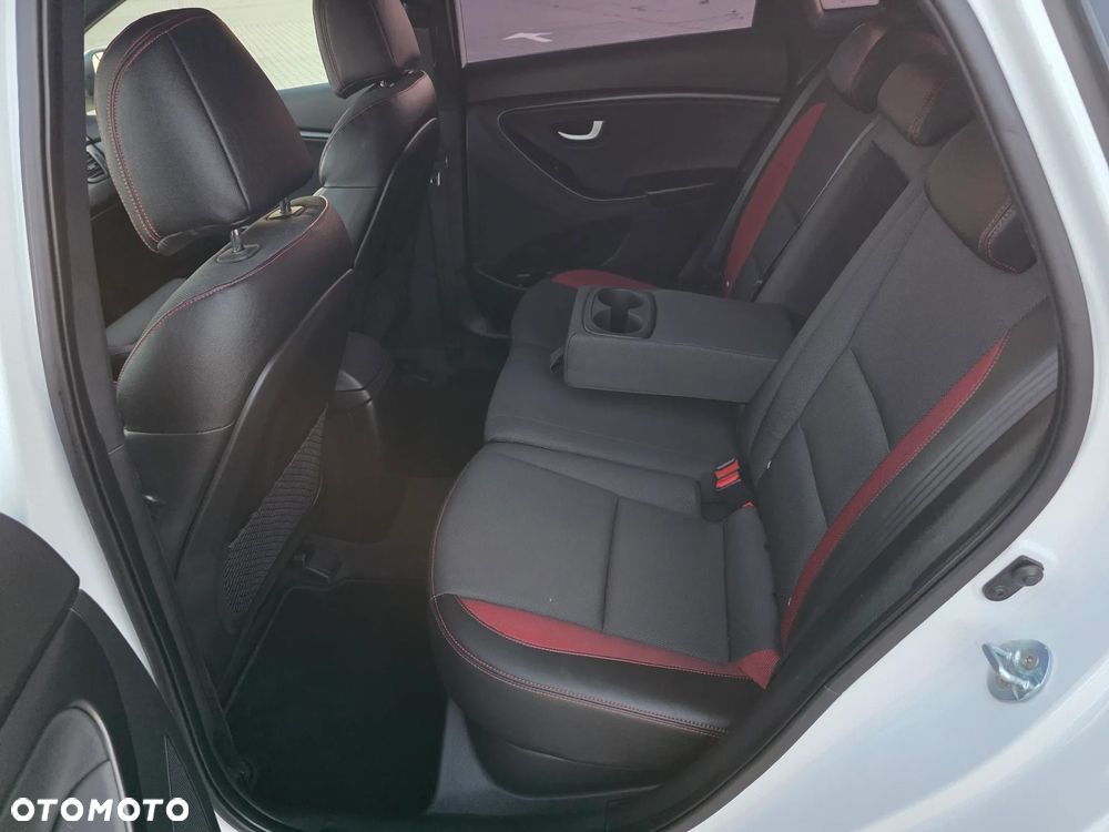 Hyundai i30 1.6 T GDI Turbo - 18