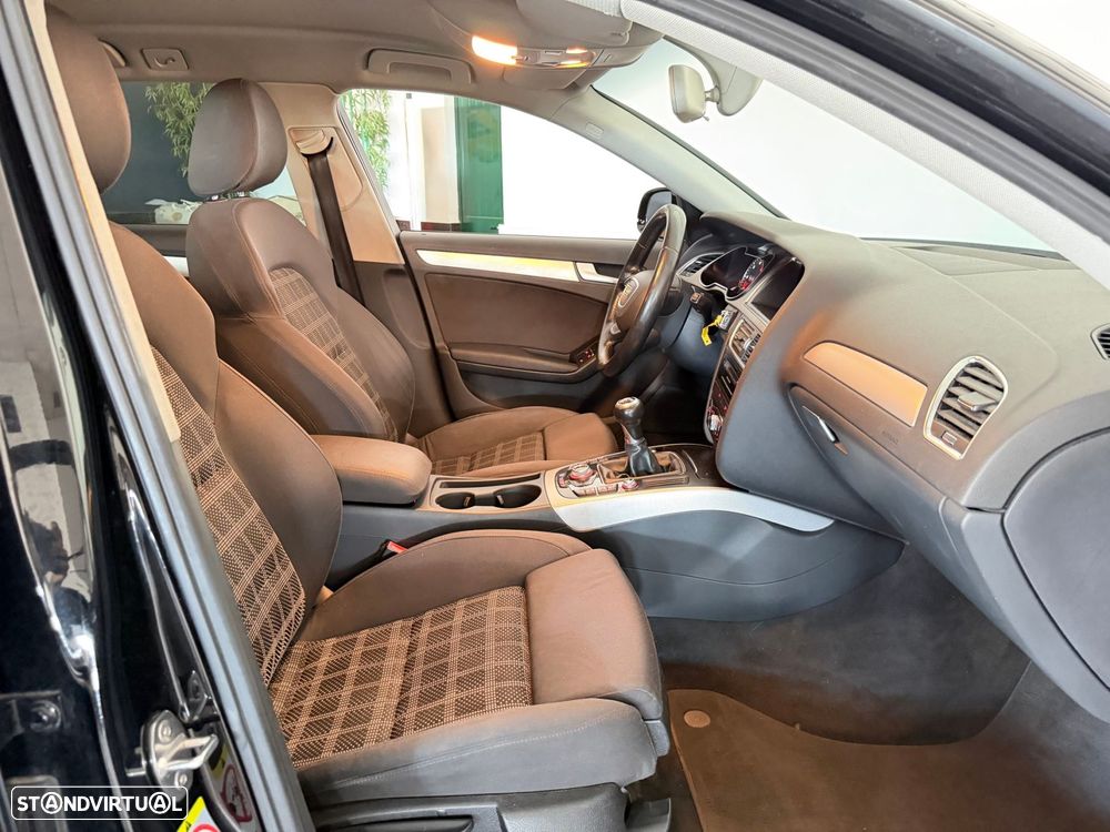 Audi A4 Avant 2.0 TDI Advance - 24