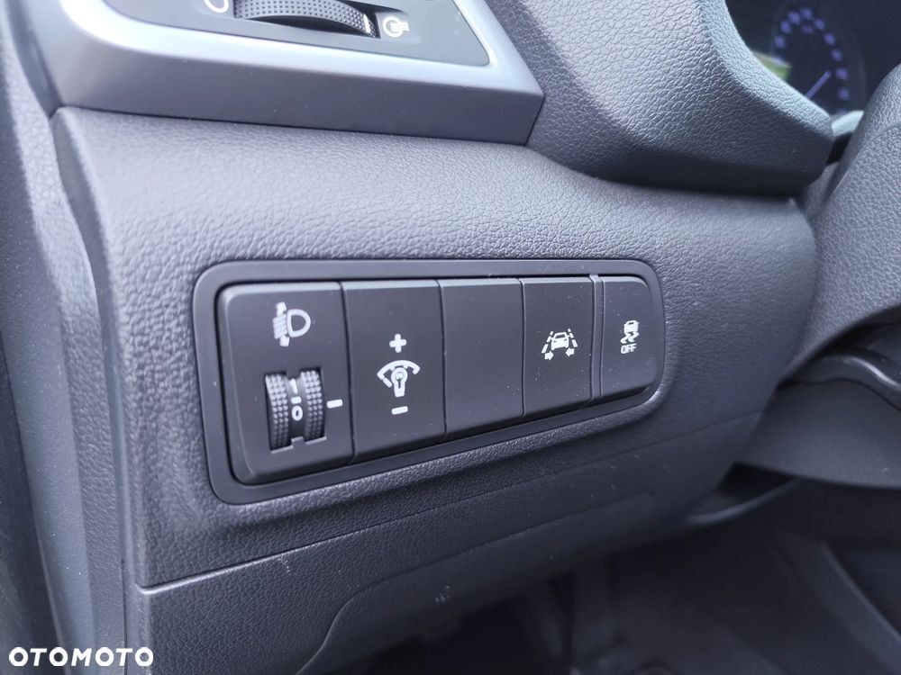 Hyundai Tucson 1.7 CRDI BlueDrive Style 2WD - 32