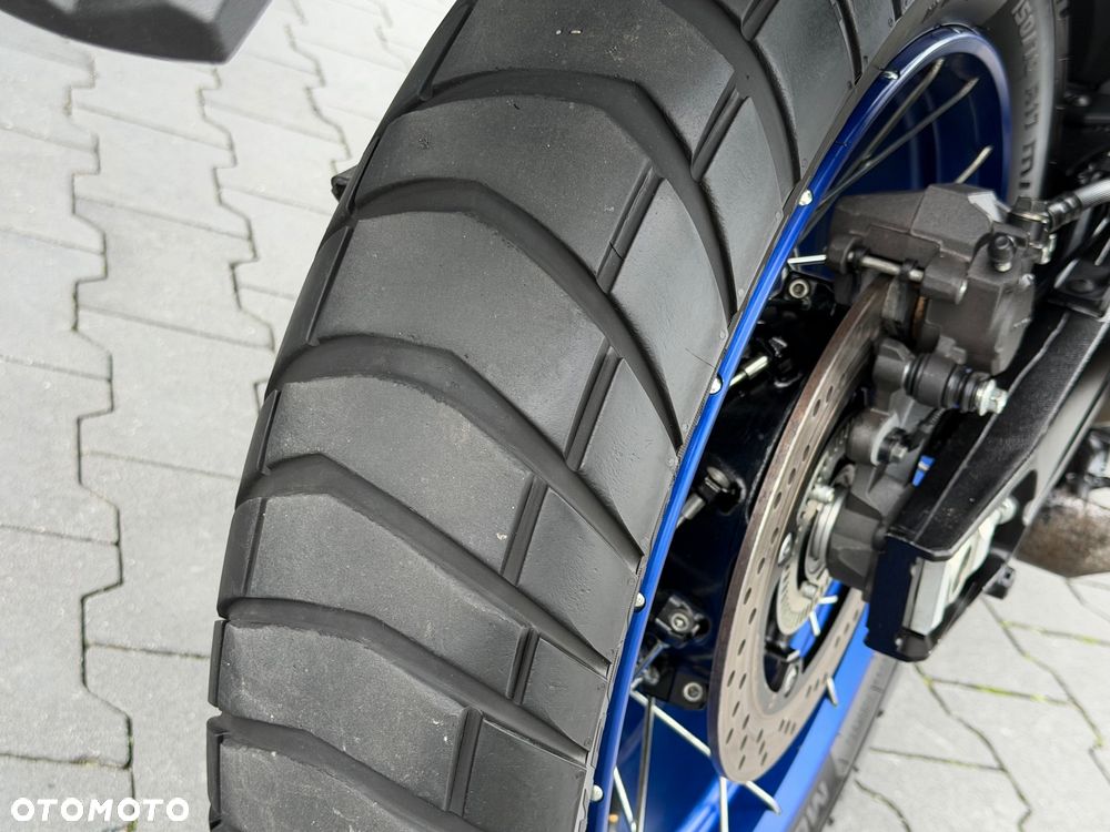 Suzuki V-STROM - 12