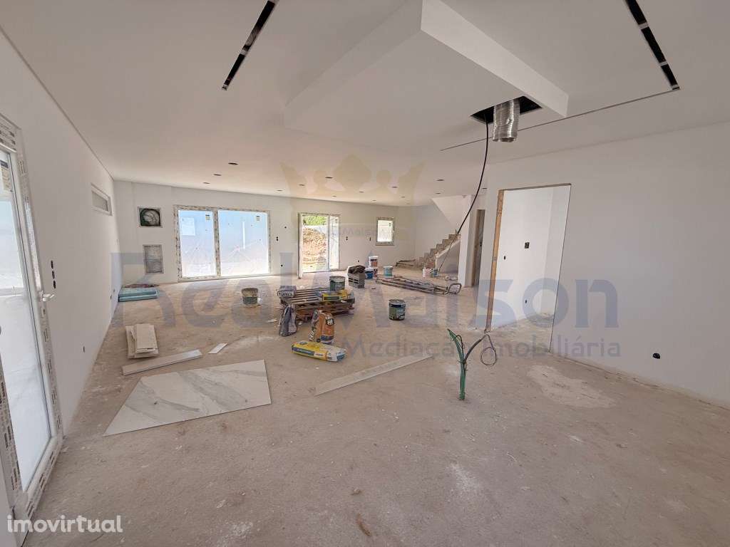 Moradias T4 - Nova Construção - Terrugem (Sintra) - Grande imagem: 4/16