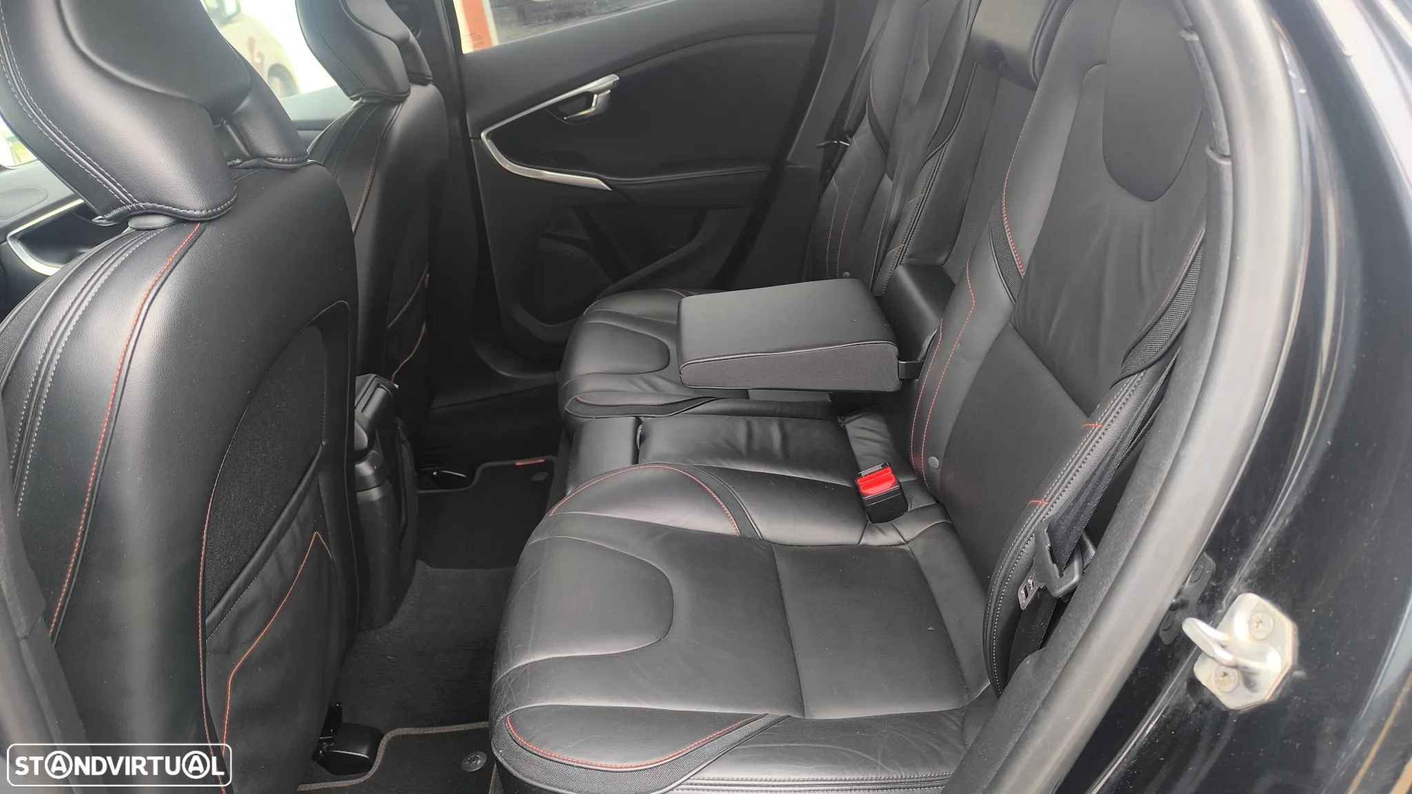 Volvo V40 1.6 D2 VOR Powershift - 17