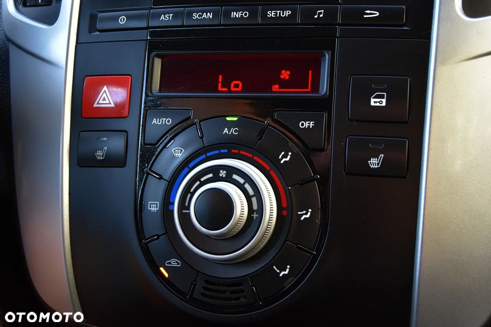 Kia Venga 1.6 L - 14