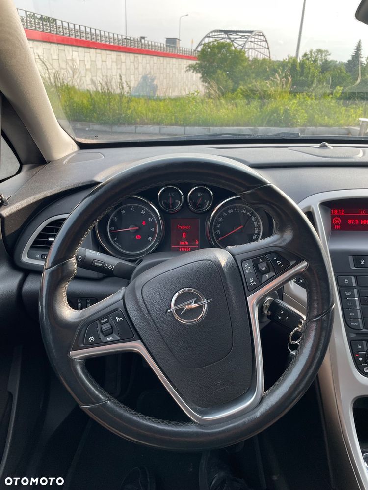 Opel Astra 1.6 T Cosmo - 18
