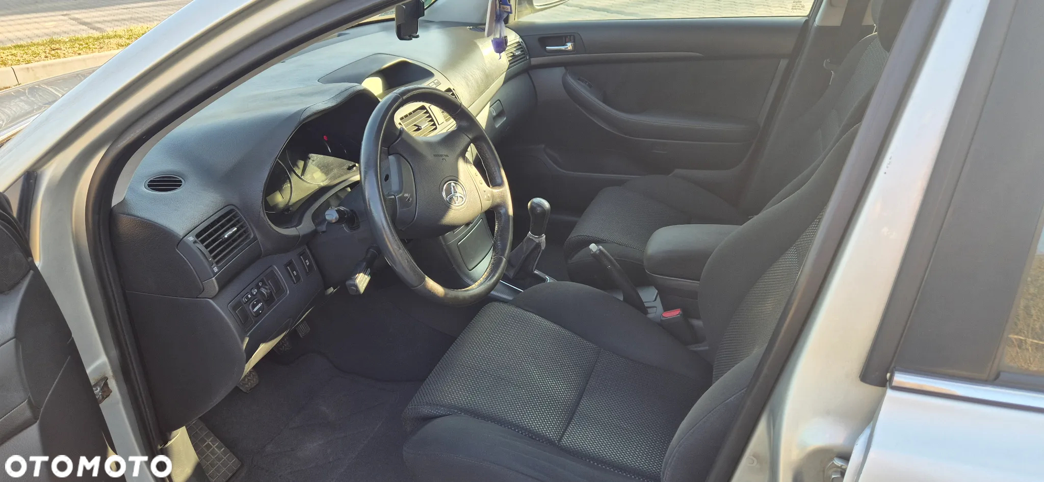 Toyota Avensis 2.0 D-4D Sol Plus - 11