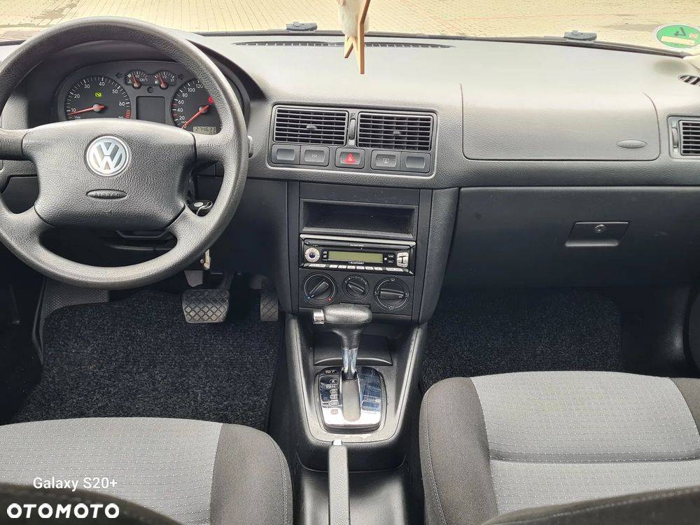 Volkswagen Golf - 8