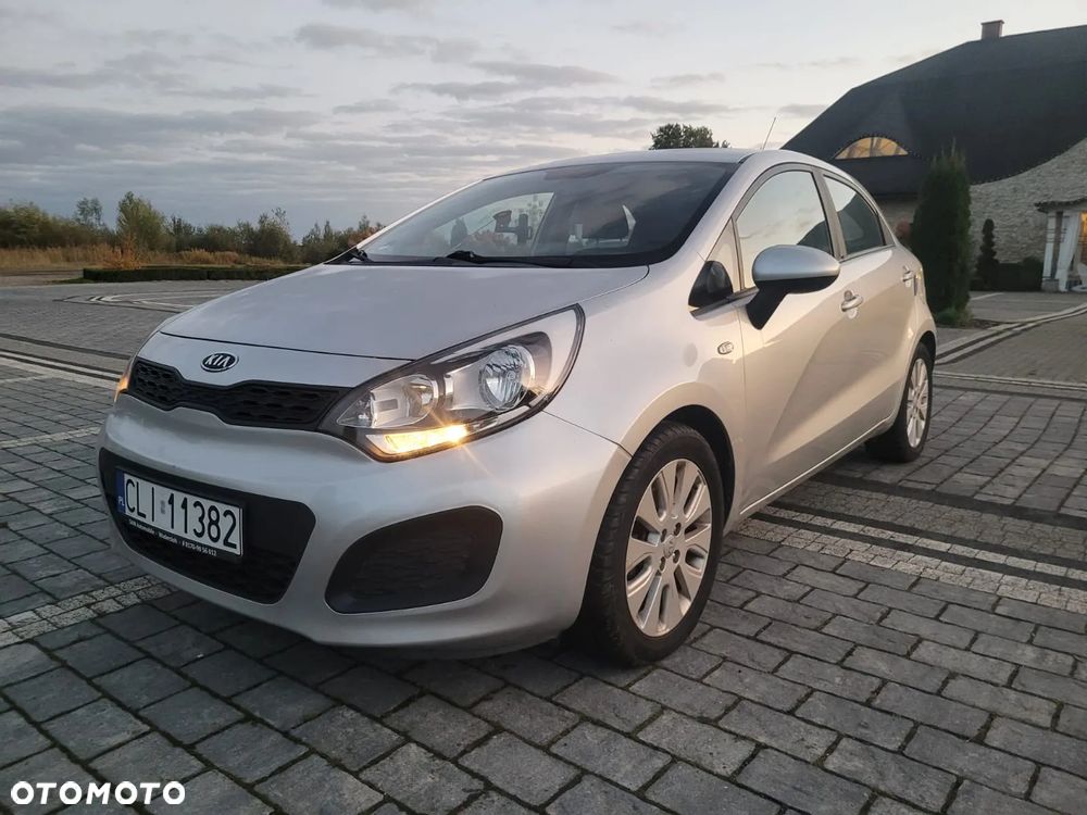 Kia Rio 1.2 Fifa World Cup Edition - 2